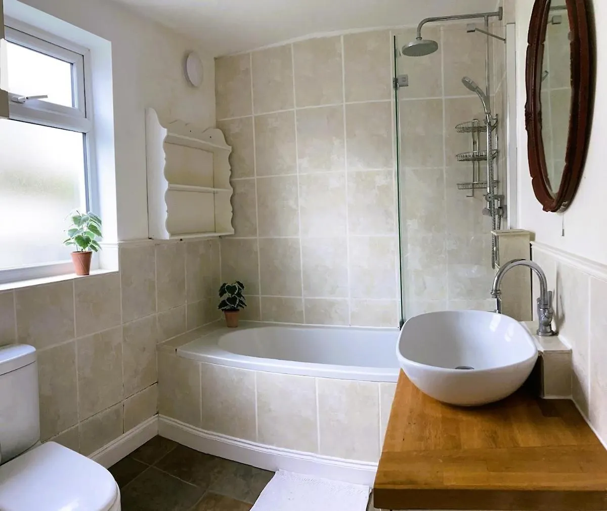 Spacious 4 Bed House, Near The Beach Brighton Holiday home