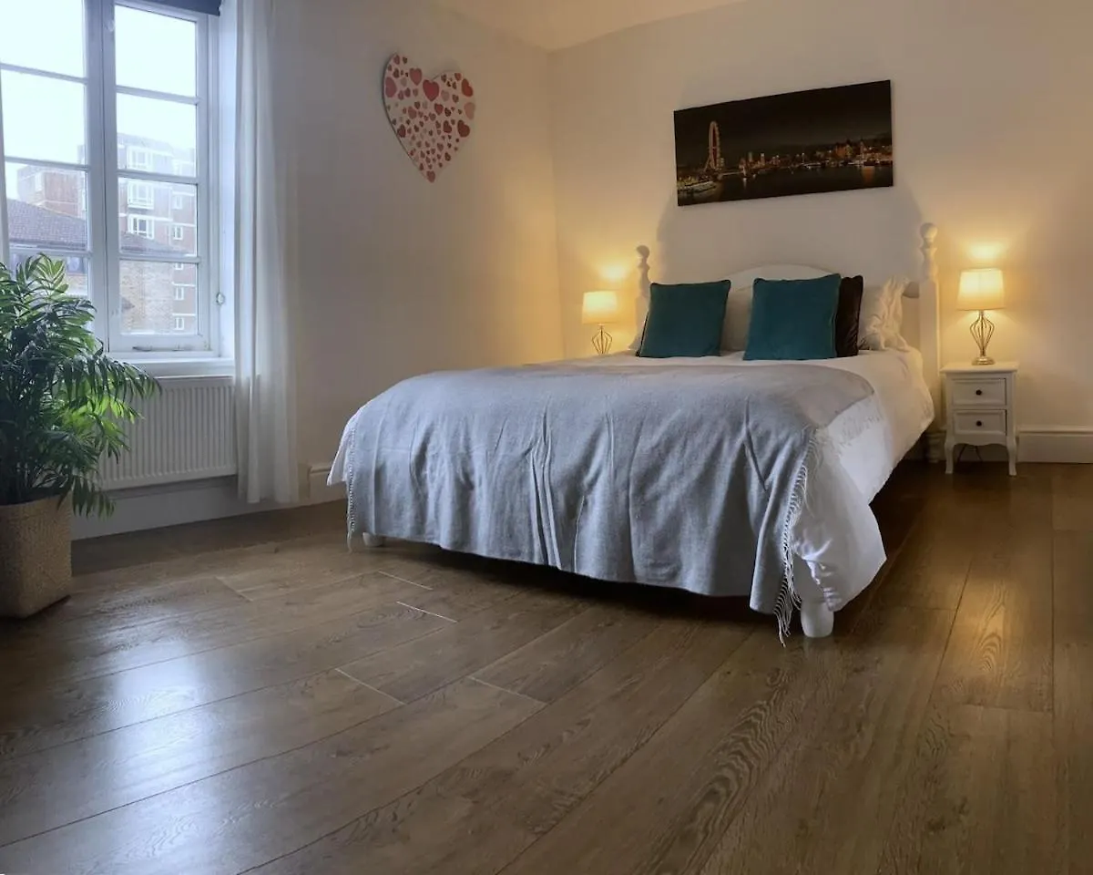 Spacious 4 Bed House, Near The Beach Brighton United Kingdom