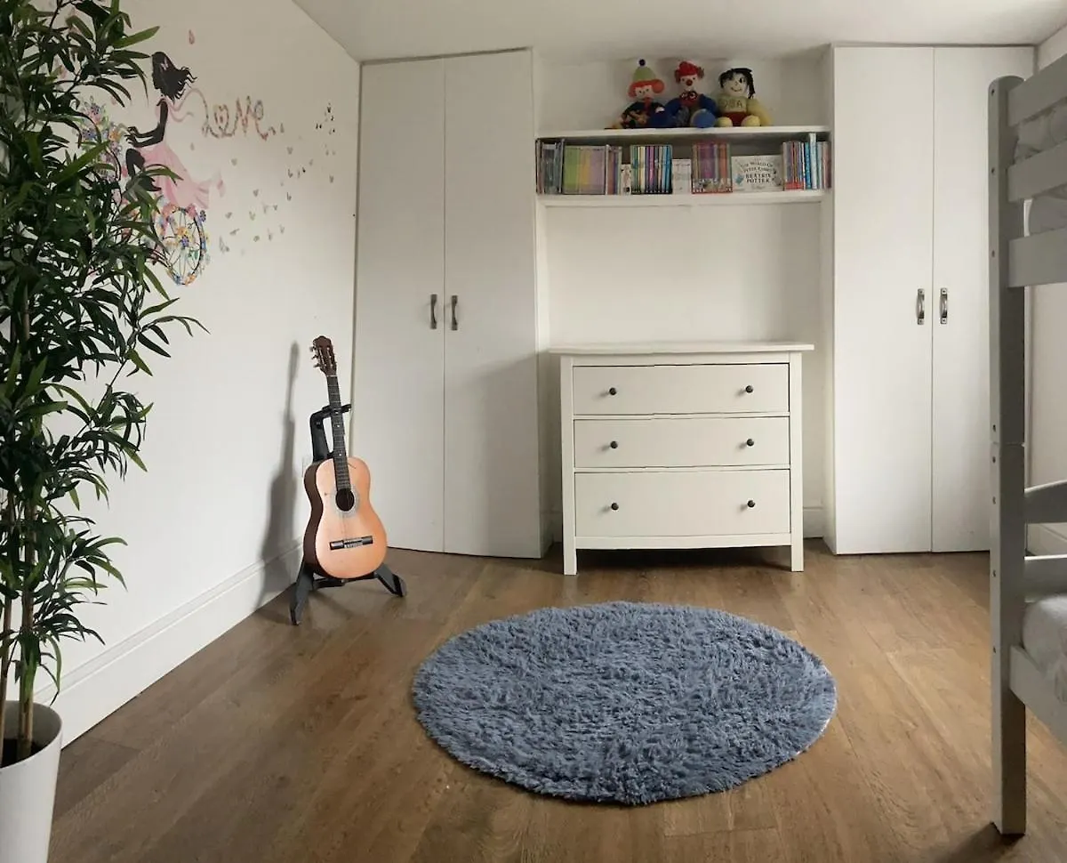 Prázdninový dům Spacious 4 Bed House, Near The Beach Hove